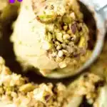 Gelato al pistacchio con gelatiera