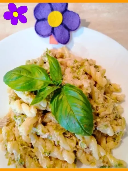Pasta con tonno e zucchine