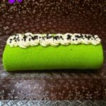 Rotolo dolce alle mandorle con crema di pistacchio