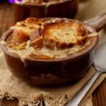 Zuppa di cipolle francese