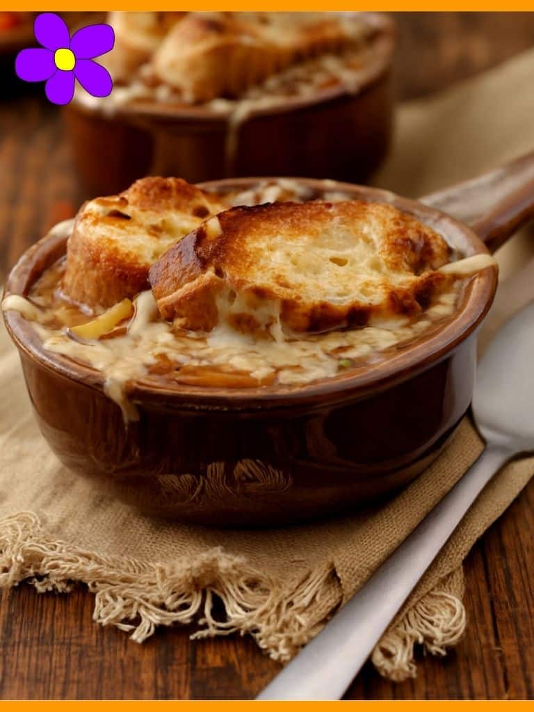 Zuppa di cipolle francese