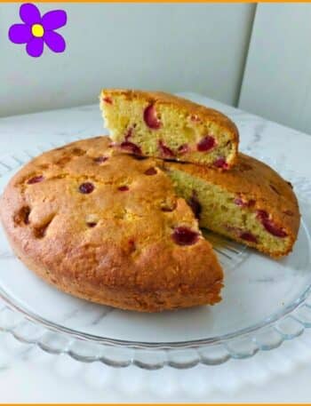 Torta con panna e ciliegie