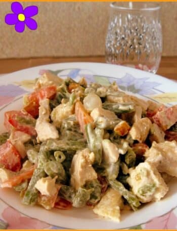 Insalata di verdure e pollo
