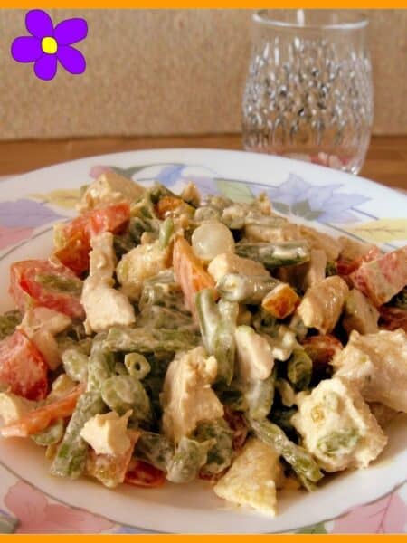 Insalata di verdure e pollo